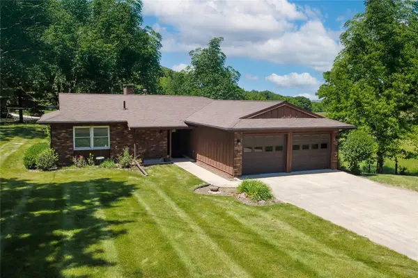 2201 Carbonado Road, Oskaloosa, IA 52577