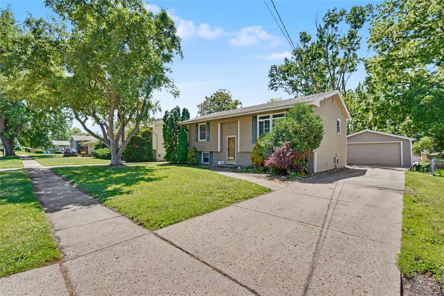 3116 E 41st Court, Des Moines, IA 50317 - #2