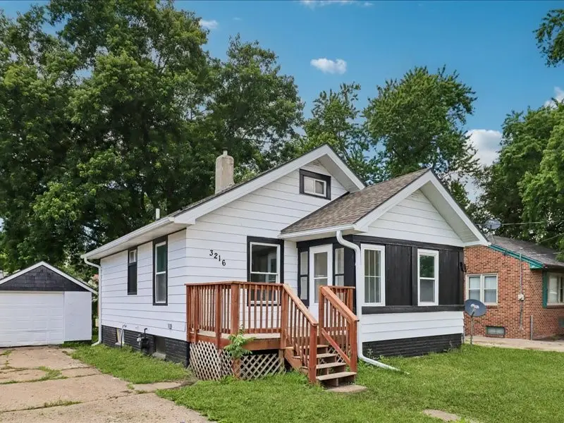3216 SW 13th Street, Des Moines, IA 50315 - #3