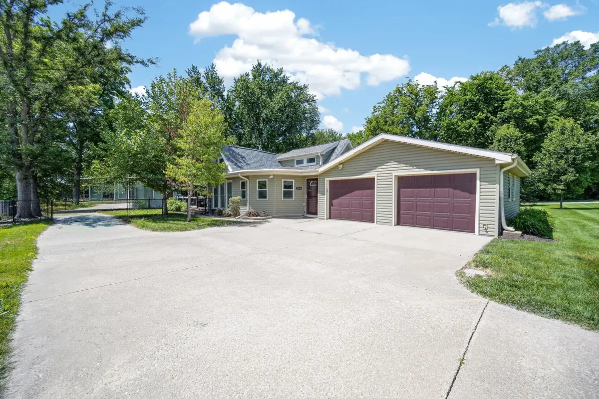 5536 NE 3rd Street, Des Moines, IA 50313 - #1
