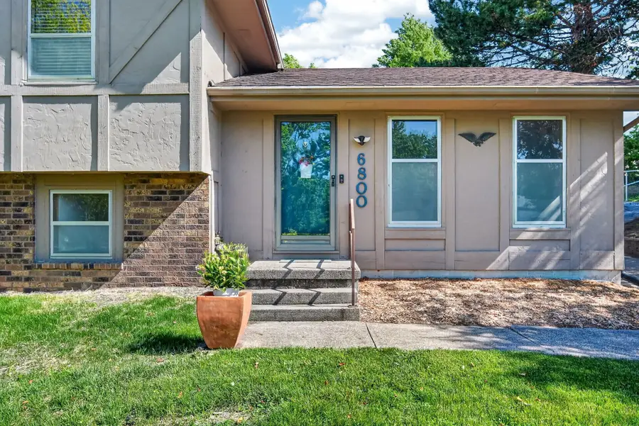 6800 NW 53rd Street, Johnston, IA 50131 - #2