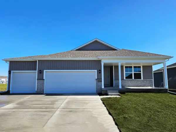 231 39th Street Sw, Altoona, IA 50009