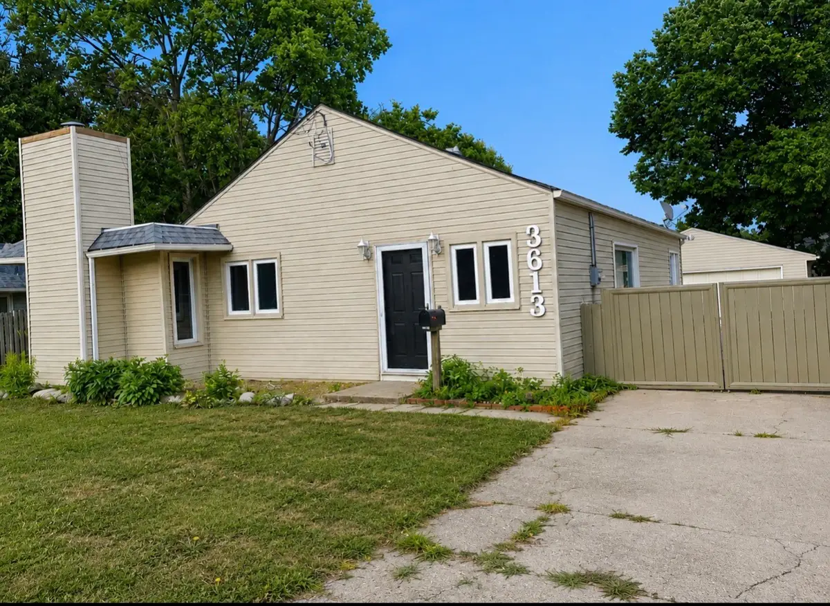 3613 53rd Street, Des Moines, IA 50310 - #1