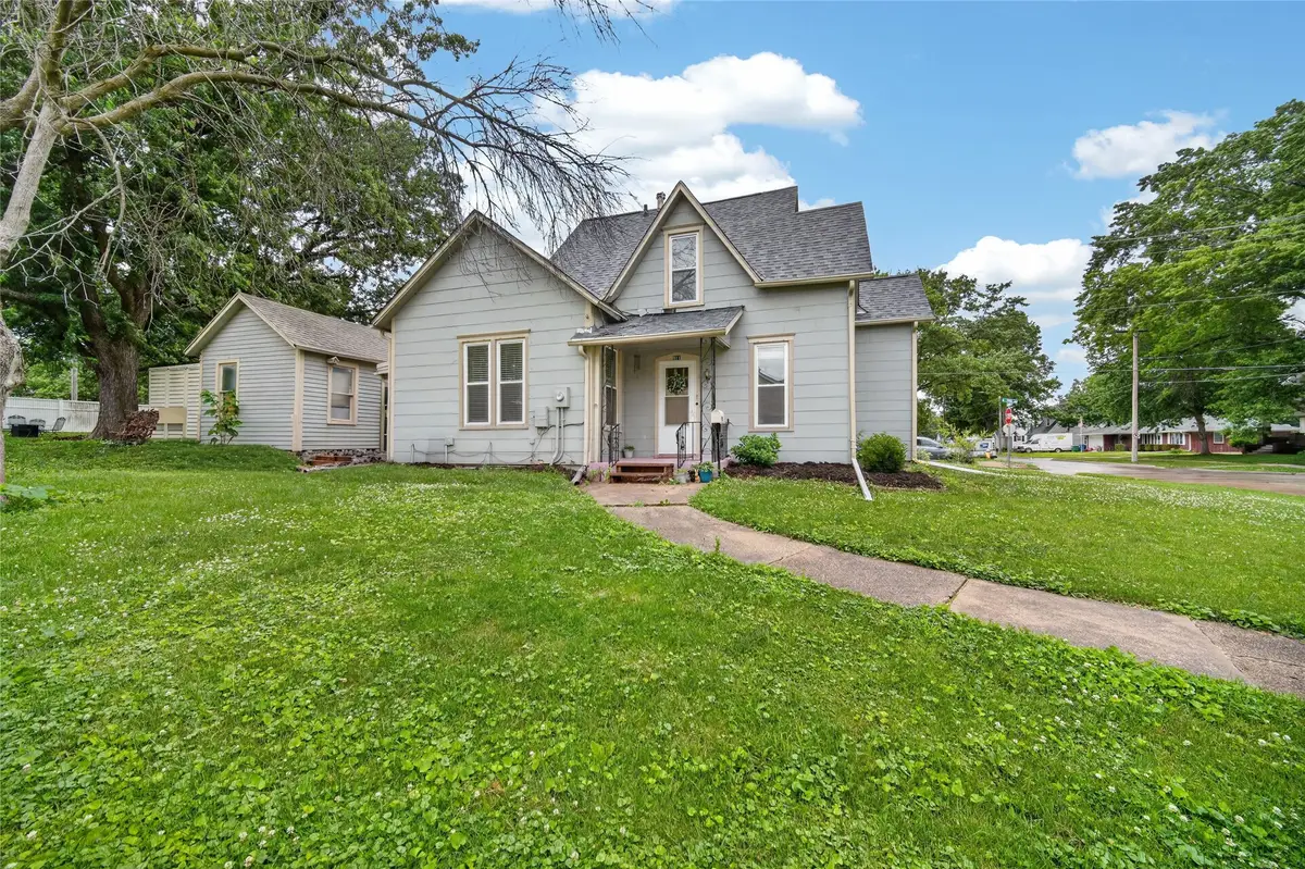 911 N Howard Street, Indianola, IA 50125 - #1