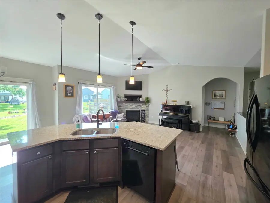 1120 N 17th Street, Chariton, IA 50049 - #3