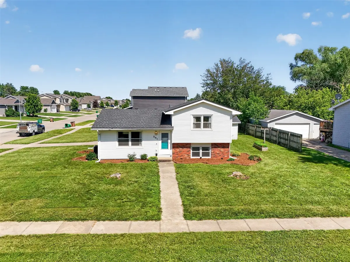 201 22nd Avenue Sw, Altoona, IA 50009 - #1