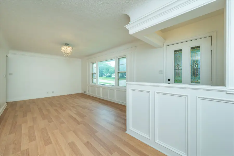 7414 Dennis Drive, Urbandale, IA 50322 - #3