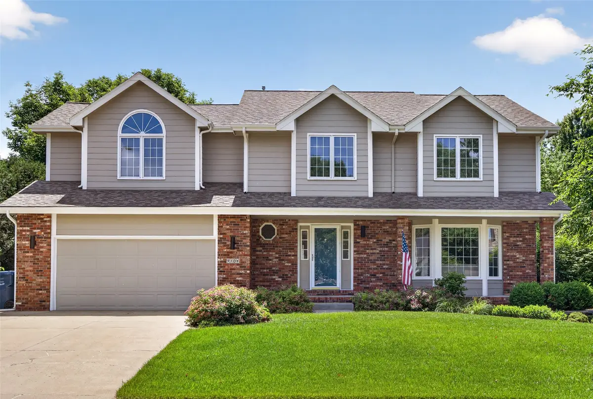 9104 Tanglewood Drive, Urbandale, IA 50322 - #1