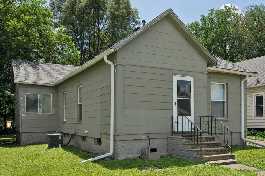 1747 Capitol Avenue, Des Moines, IA 50316 - #2