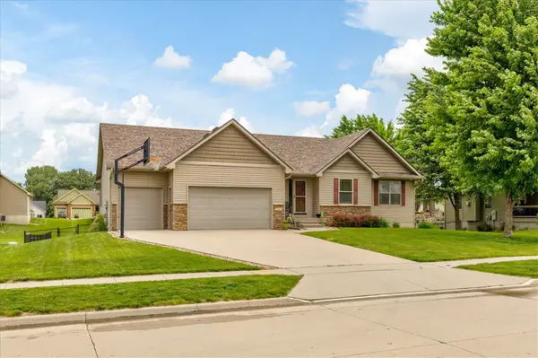 7343 Dusk Drive, Johnston, IA 50131