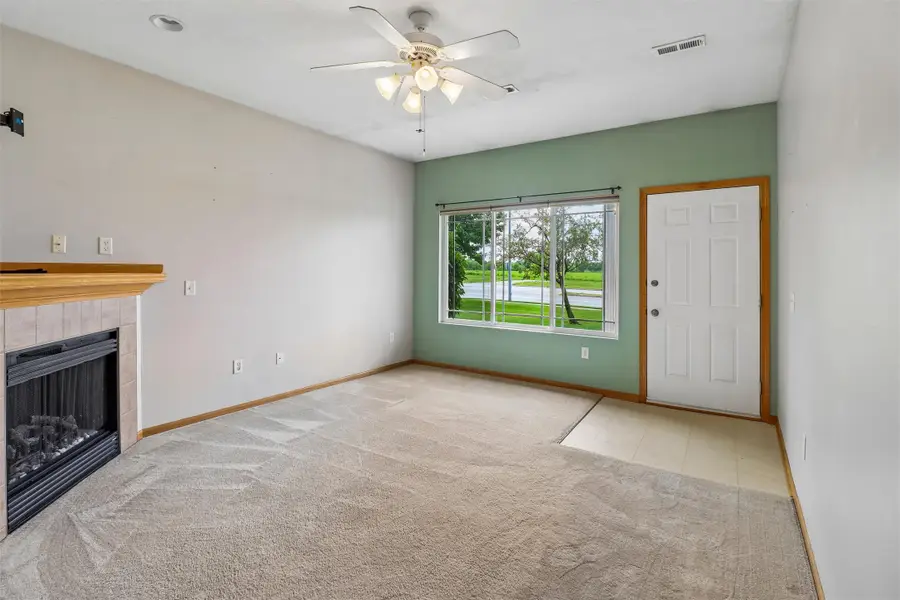 2200 Hart Avenue #2, Des Moines, IA 50320 - #3