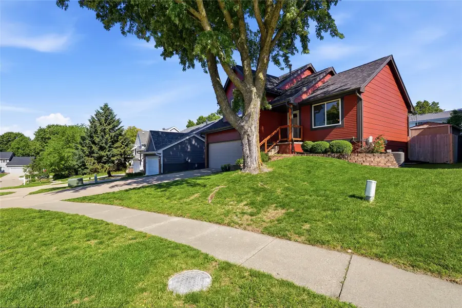 5313 Meadow Place, West Des Moines, IA 50266 - #2