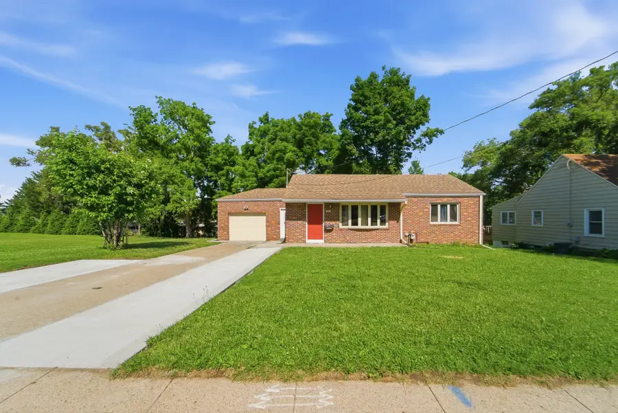 5905 SW 9th Street, Des Moines, IA 50315 - #2