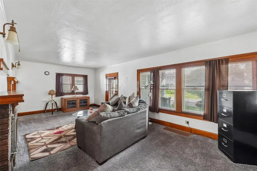 1607 E Walnut Street, Des Moines, IA 50316 - #3