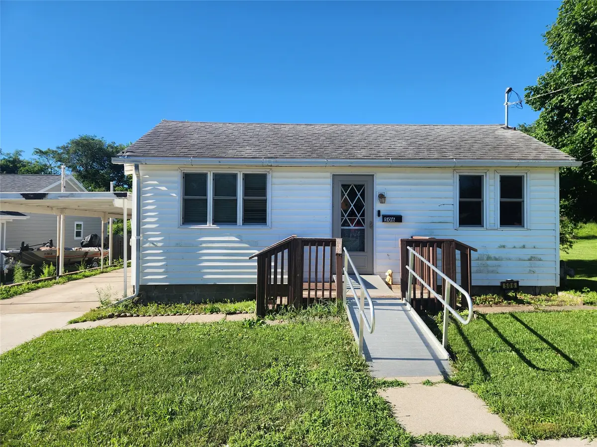 506 Rock Island W, Knoxville, IA 50138 - #1