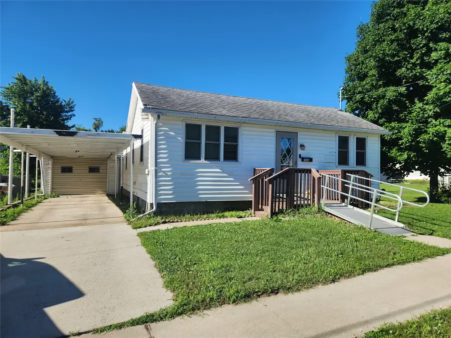 506 Rock Island W, Knoxville, IA 50138 - #2