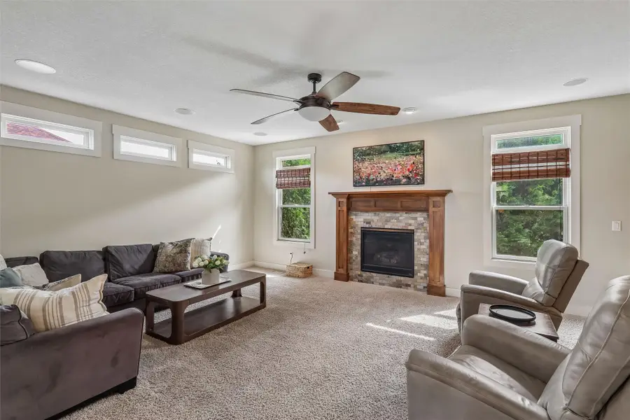 7025 Northwood Drive, Johnston, IA 50131 - #2