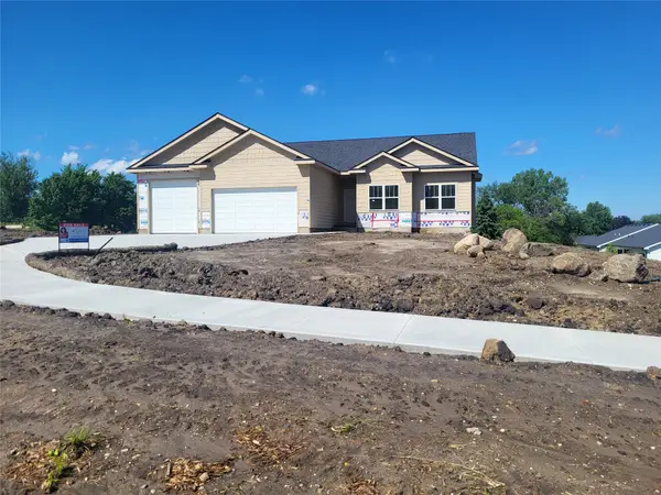 197 E Bridge Circle, Polk City, IA 50226