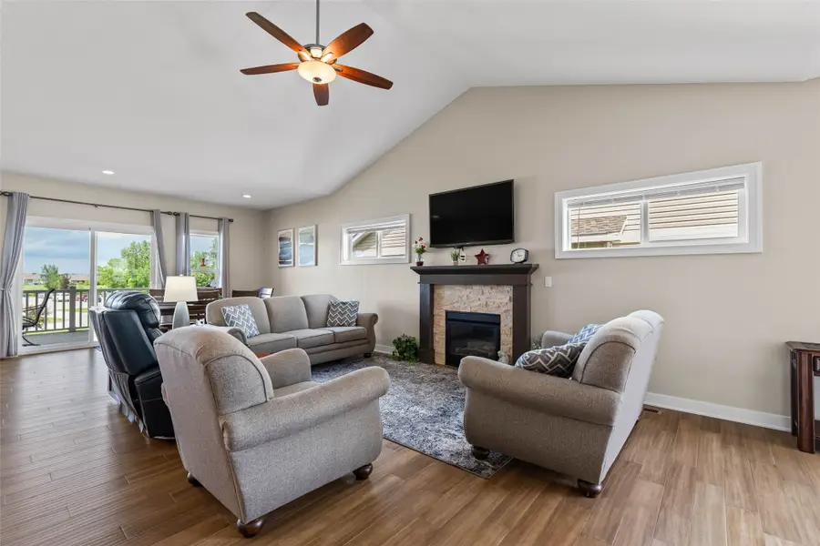 486 Bella Vista Court, Huxley, IA 50124 - #2