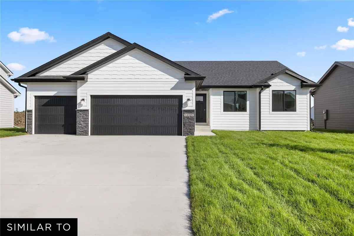 1906 E Clinton Place, Indianola, IA 50125 - #1