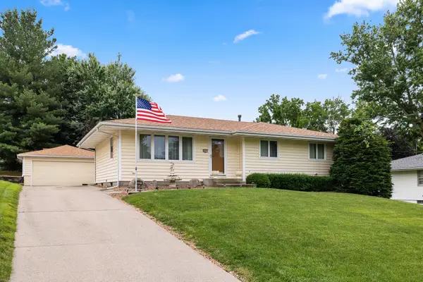 4601 Fairview Drive, Pleasant Hill, IA 50327