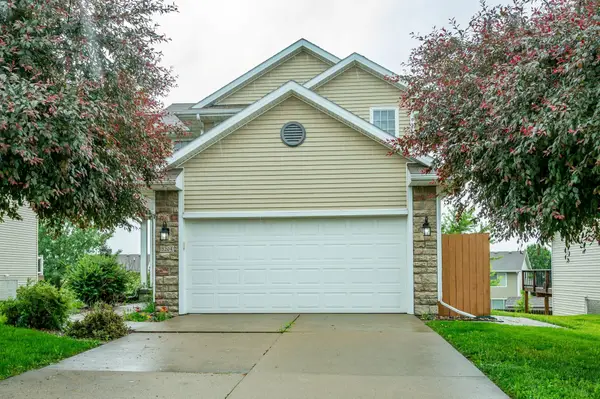 5204 NE Briarwood Drive, Ankeny, IA 50021