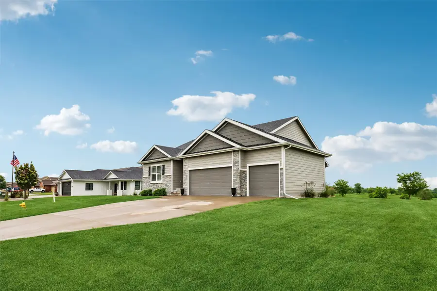 1010 S Y Street, Indianola, IA 50125 - #2