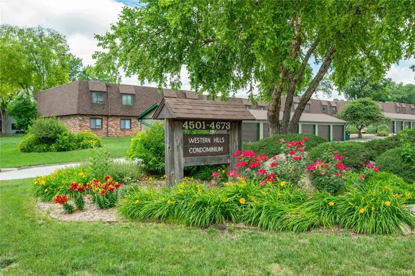 4633 Woodland Avenue #1, West Des Moines, IA 50266