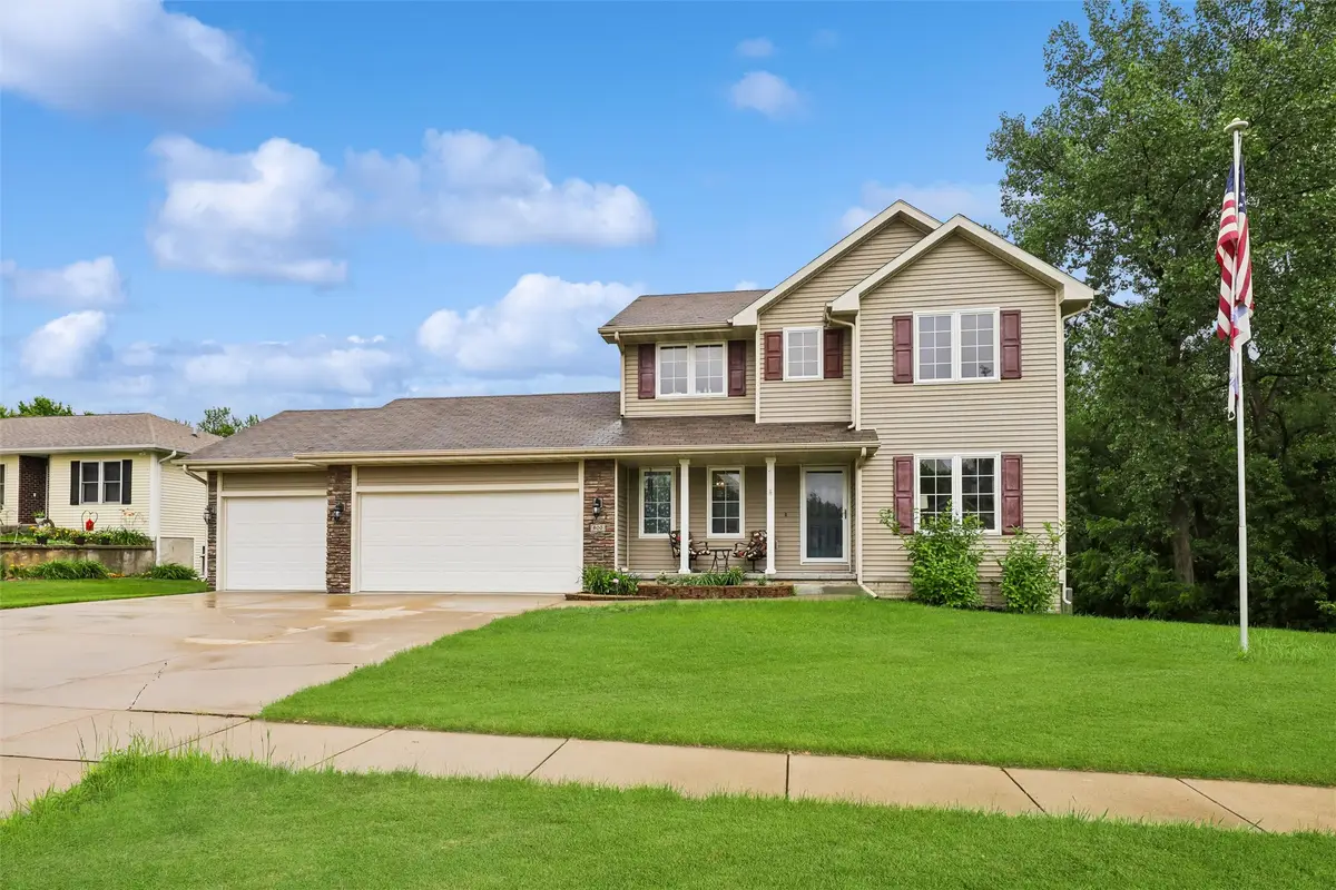 800 N Kenwood Boulevard, Indianola, IA 50125 - #1