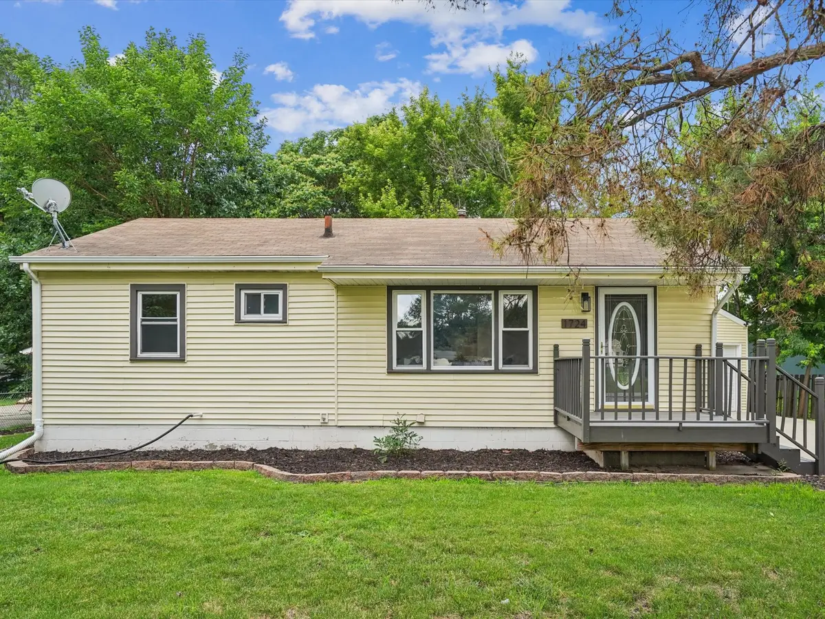 1724 E 29th Street, Des Moines, IA 50317 - #1