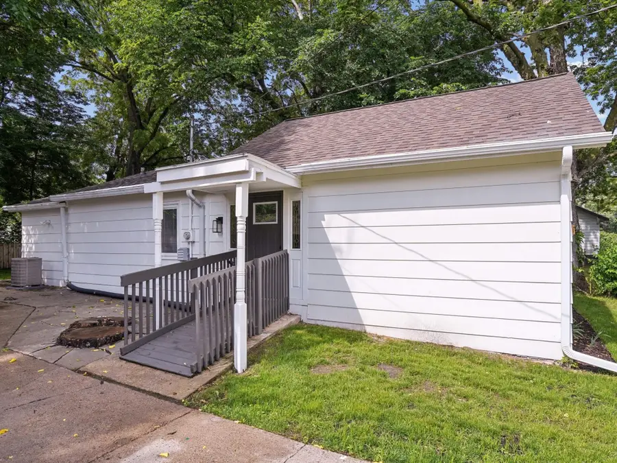 1954 Lincoln Avenue, Des Moines, IA 50314 - #2