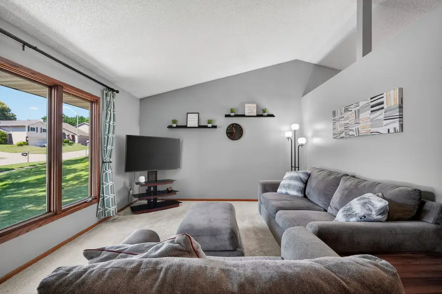 5469 Dakota Drive, West Des Moines, IA 50266 - #2