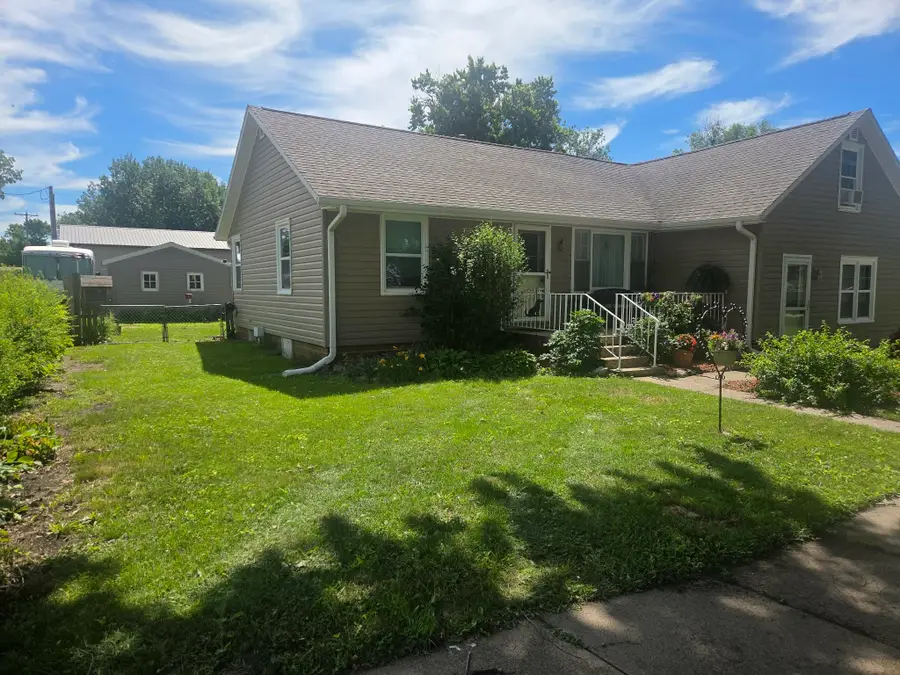 303 14th Street, Grand Junction, IA 50107 - #3