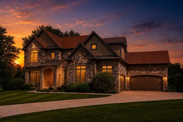 4062 NW 171st Court, Clive, IA 50325