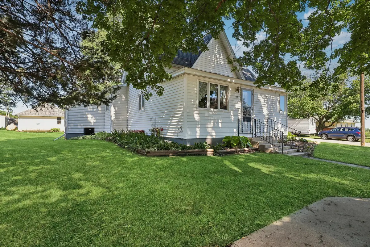 201 Highway 85 Highway, Deep River, IA 52222 - #1