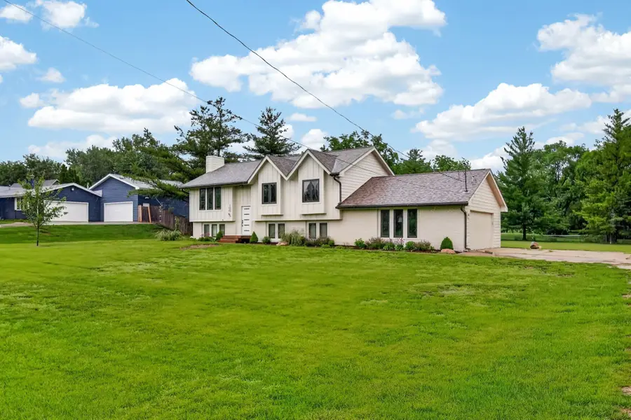 10085 NW 78th Avenue, Johnston, IA 50131 - #2