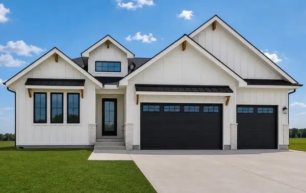 17312 Northview Drive, Urbandale, IA 50323
