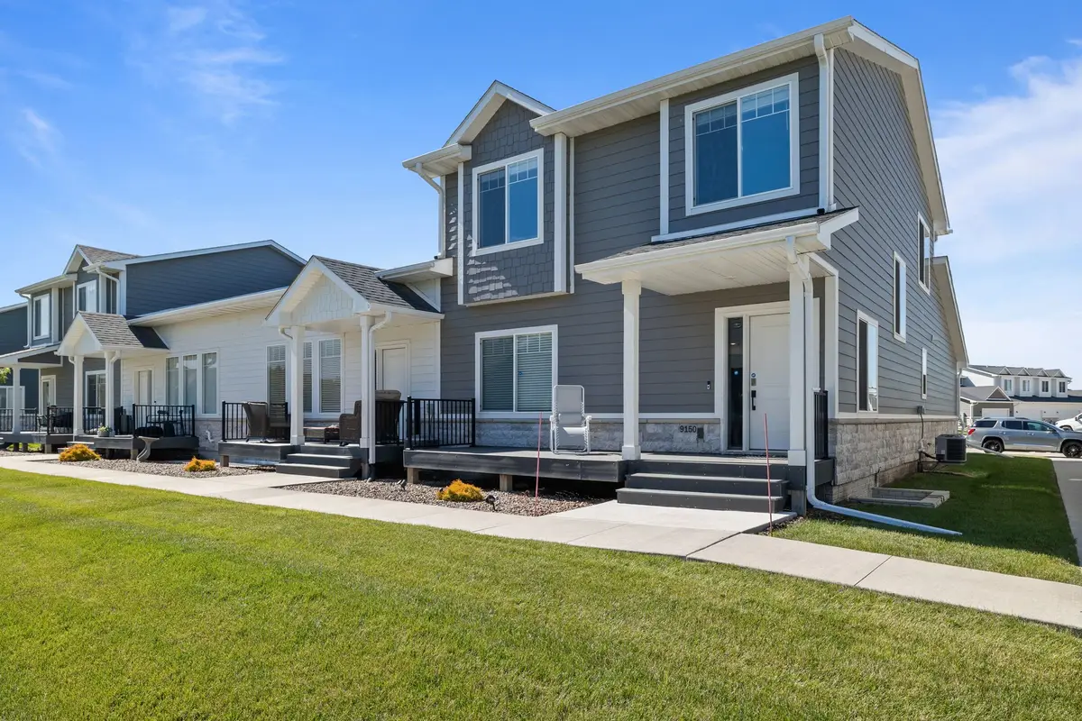 9150 Spring Crest Lane, West Des Moines, IA 50266 - #1