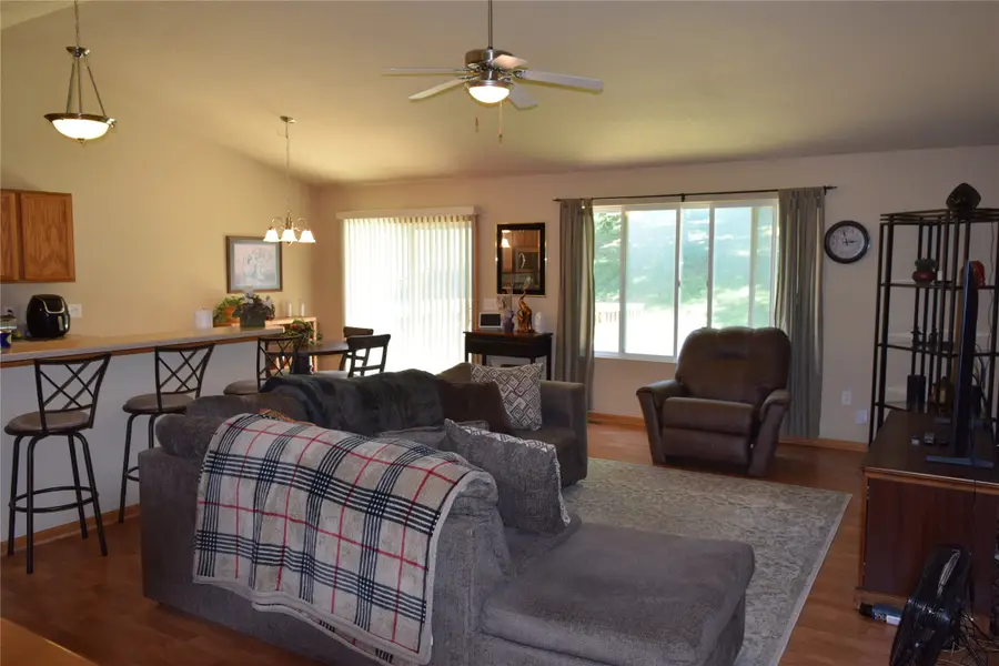 2467 E Porter Avenue, Des Moines, IA 50320 - #2