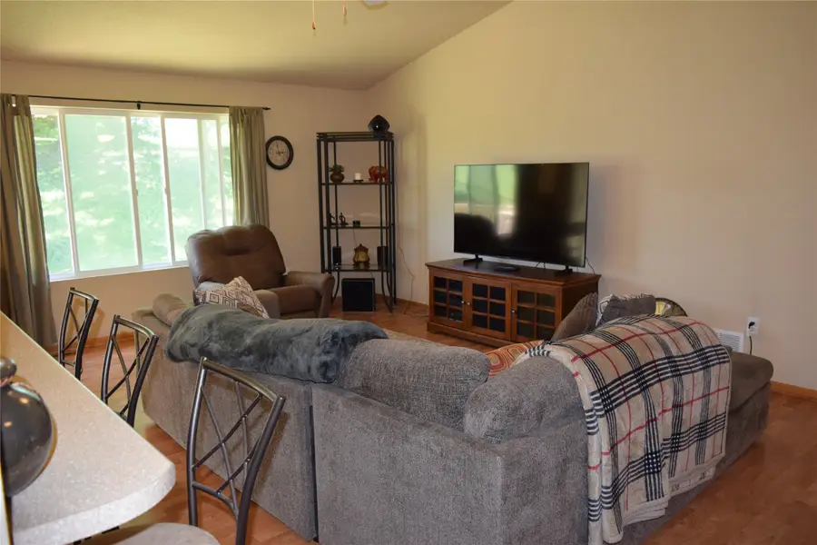 2467 E Porter Avenue, Des Moines, IA 50320 - #3