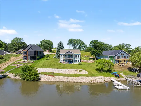 8109 Oak Ridge Drive, Dexter, IA 50070