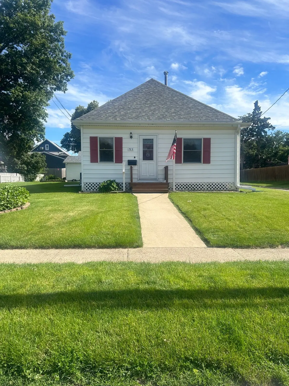 723 S 5th Avenue S, Newton, IA 50208 - #1