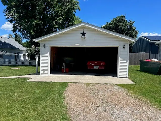 723 S 5th Avenue S, Newton, IA 50208 - #3