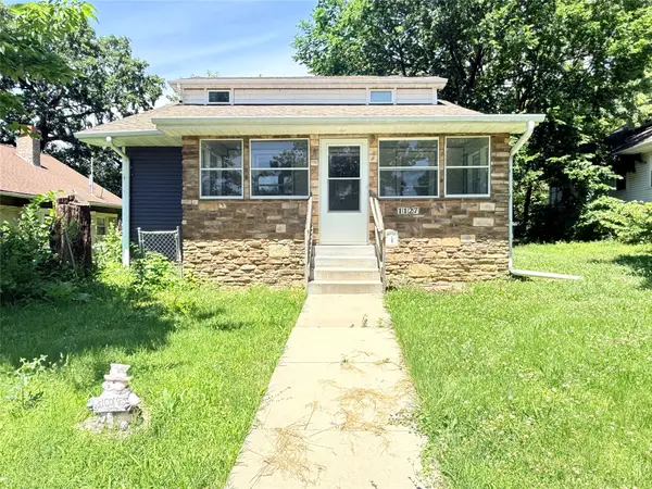 1127 Oak Park Avenue, Des Moines, IA 50313