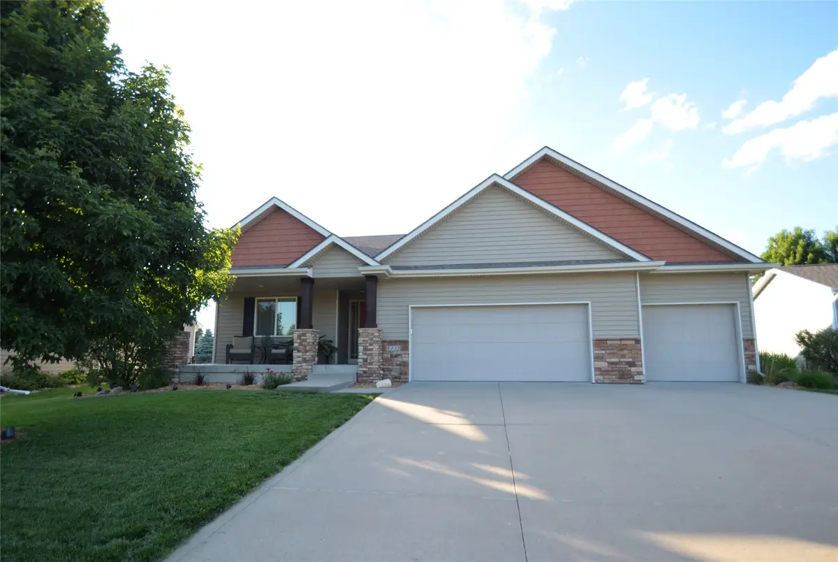 8225 Nelson Street, West Des Moines, IA 50266 - #1