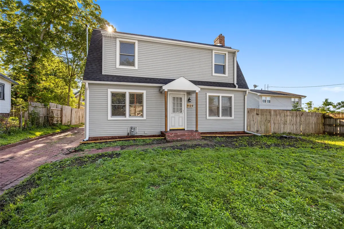 909 30th Street, Des Moines, IA 50312 - #1