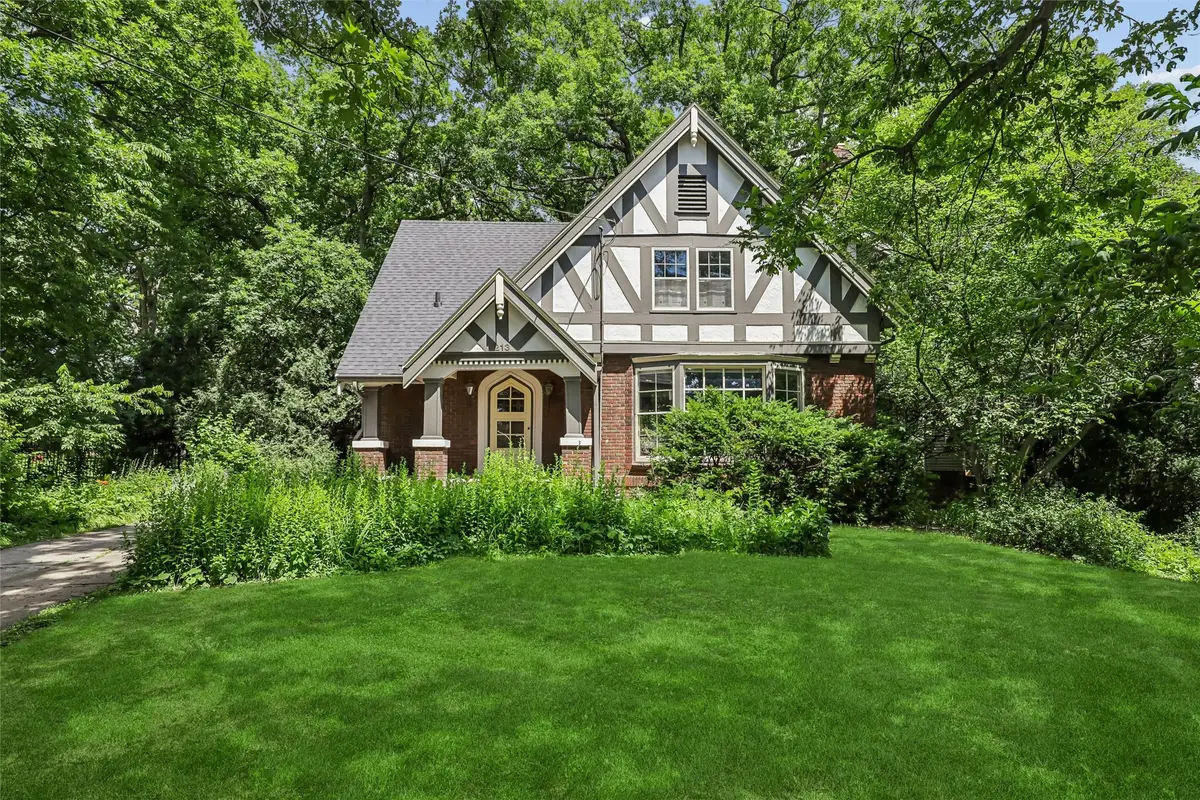 213 38th Place, Des Moines, IA 50312 - #1