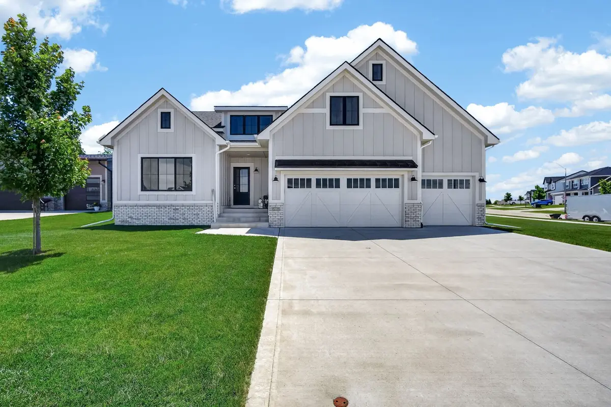616 Elkwood Circle, Norwalk, IA 50211 - #1