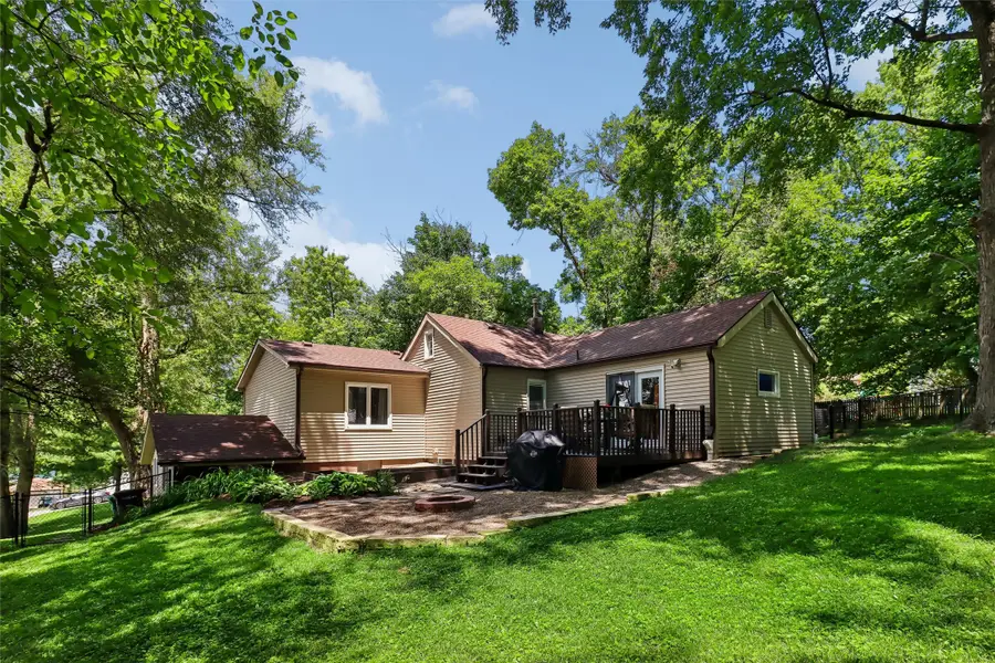 6706 Washington Avenue, Windsor Heights, IA 50324 - #3