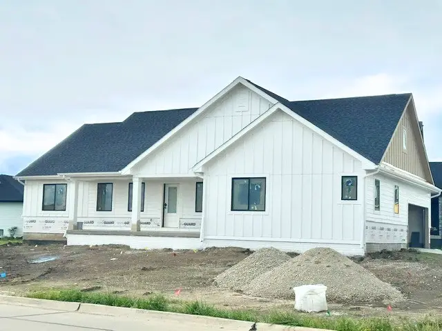 4324 Westgate Parkway, Clive, IA 50325 - #1